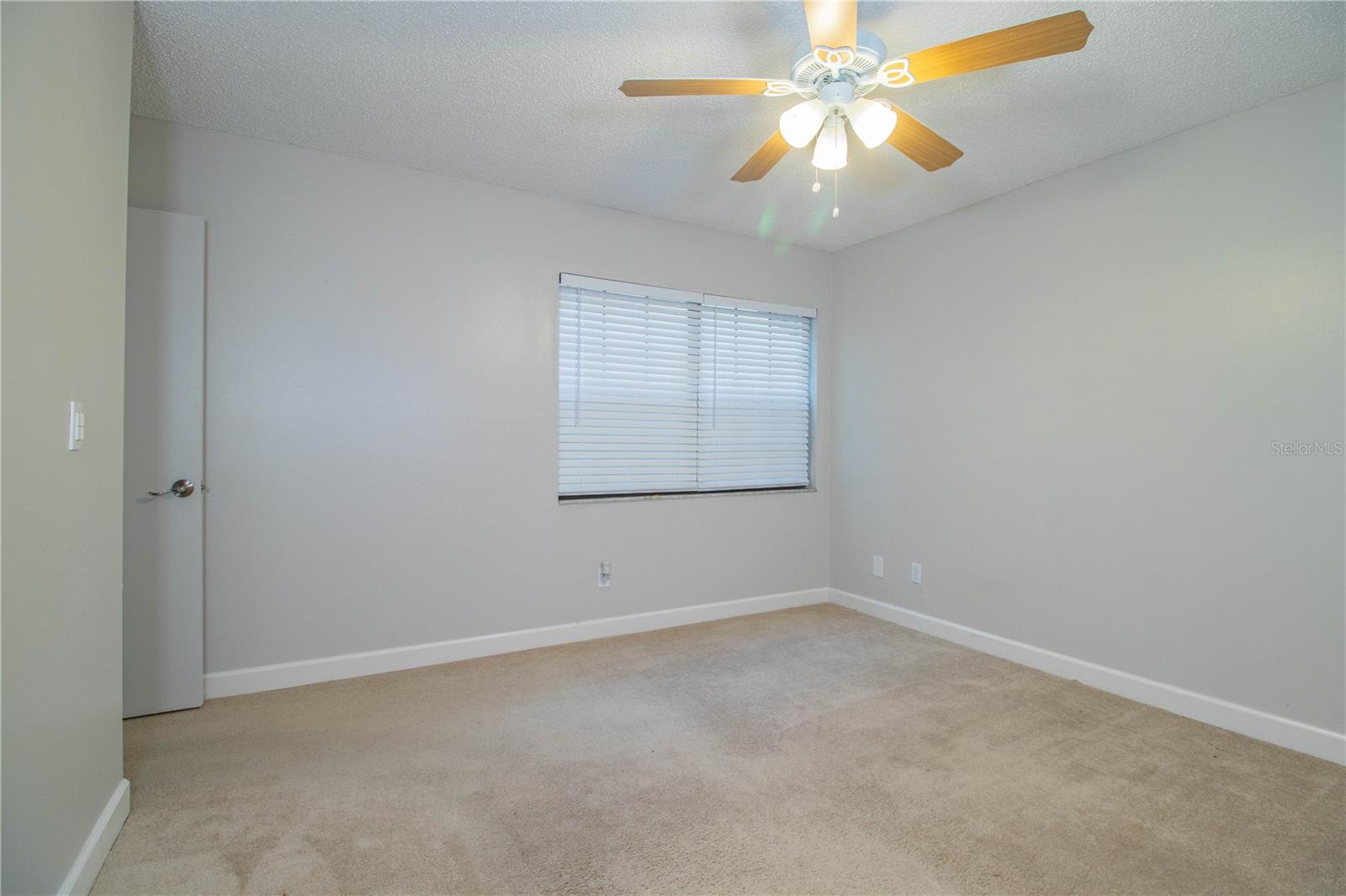 CREEK WOODS A CONDO IN IMPERIALAKES PH 02 SEC 03 - Residential Lease