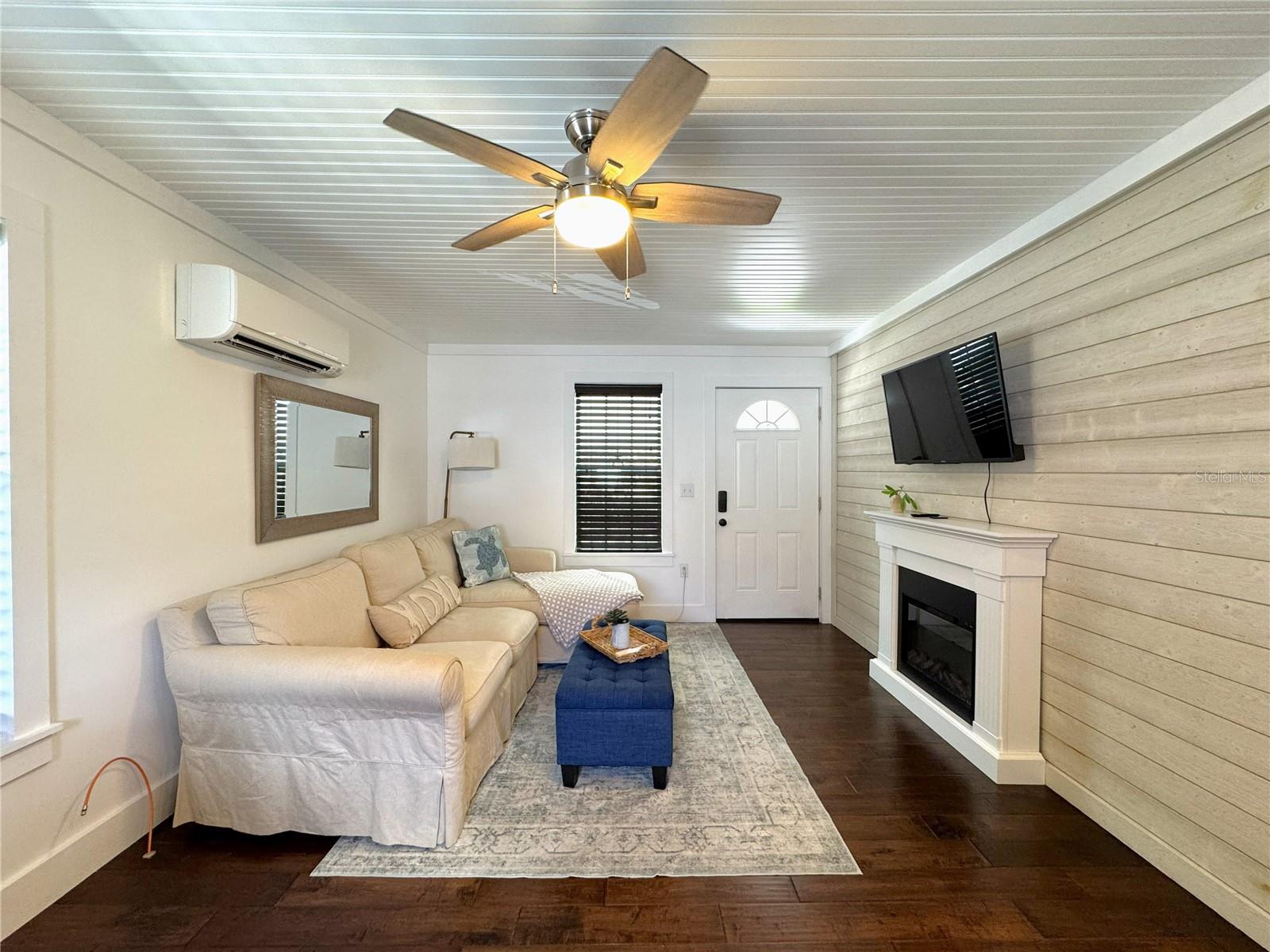 CRYSTAL CITY ADD - Residential Lease