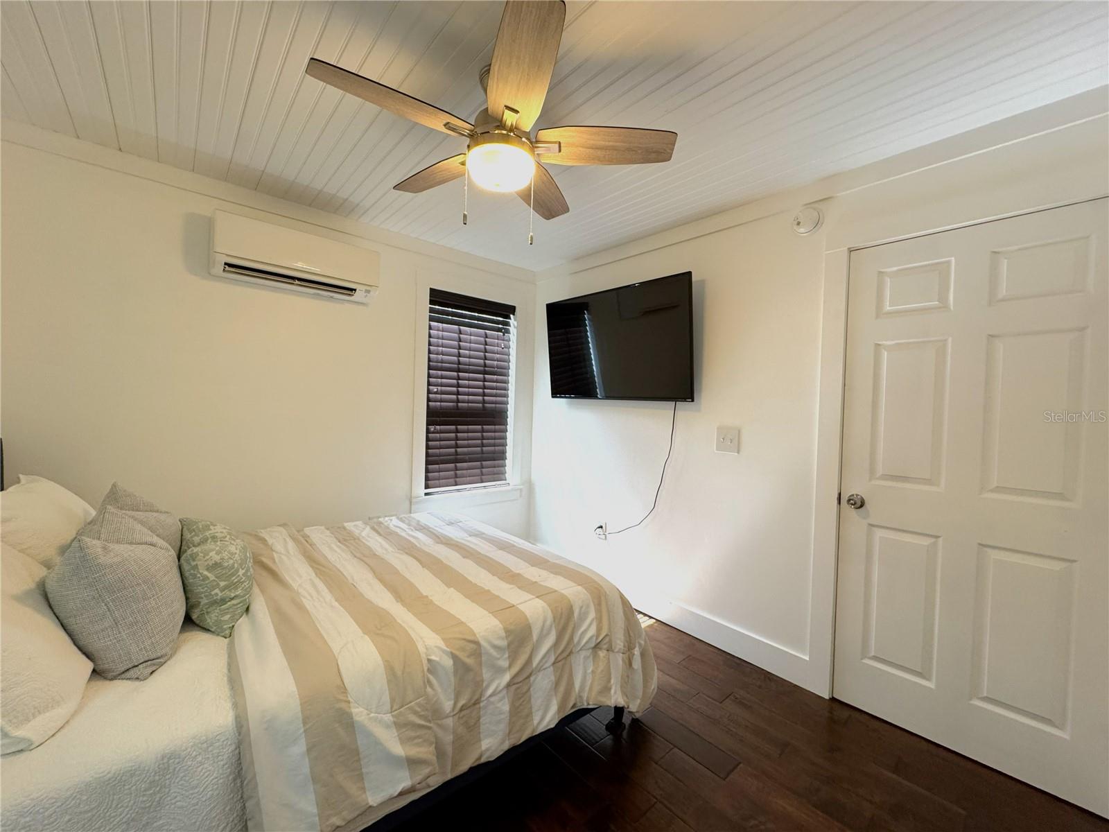 CRYSTAL CITY ADD - Residential Lease