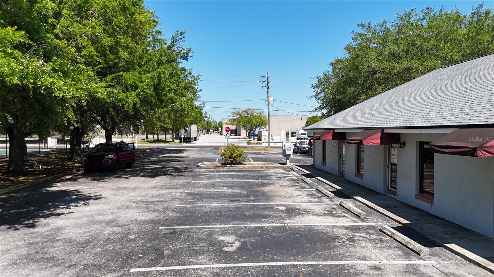 1400 W OAK CONDO - Commercial Lease