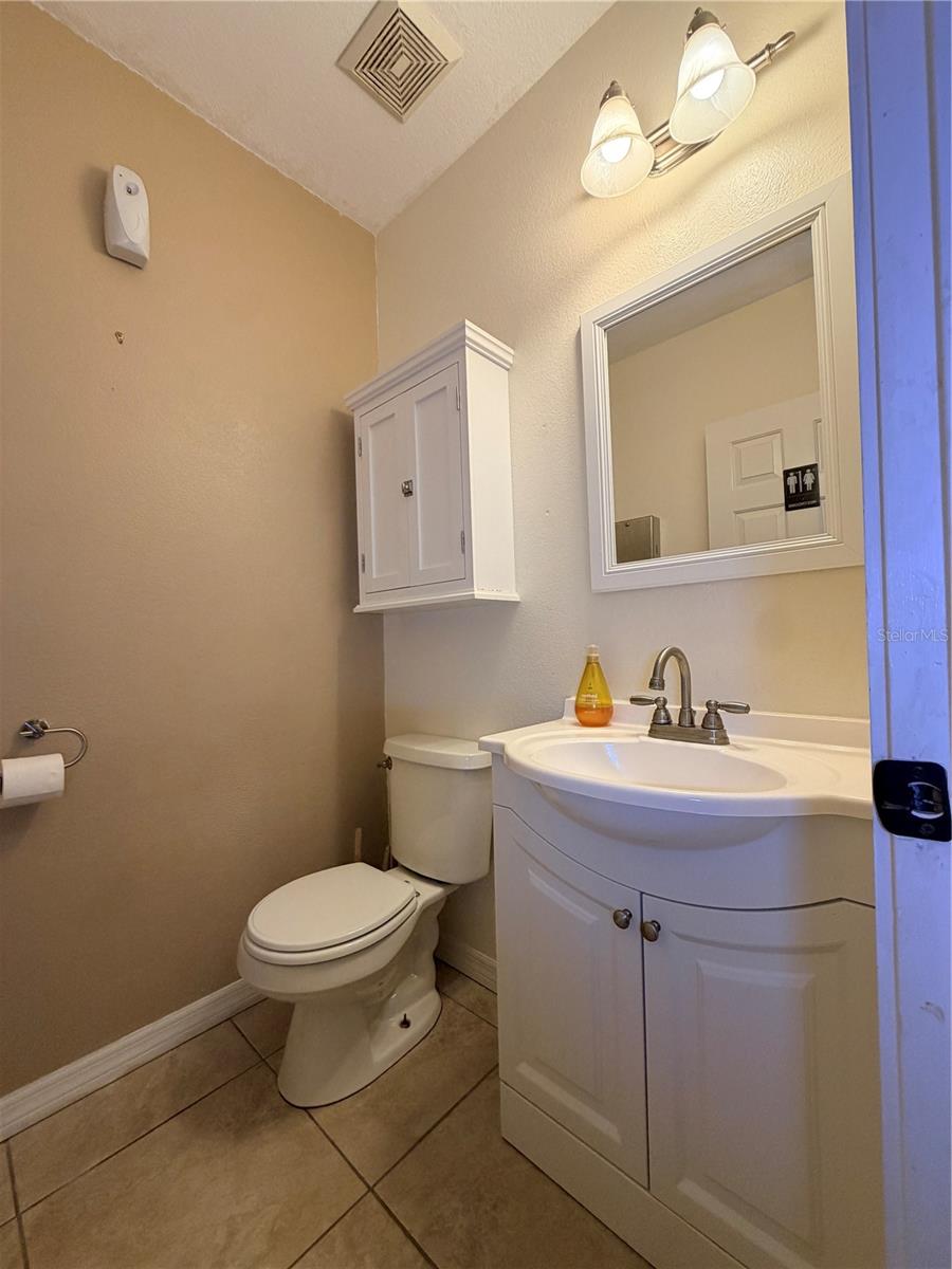 1400 W OAK CONDO - Commercial Lease