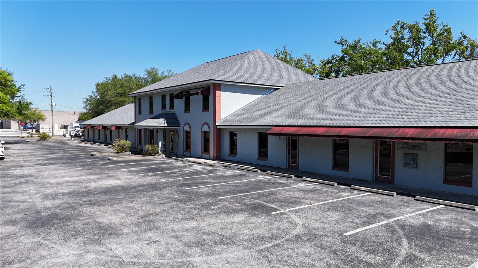 1400 W OAK CONDO - Commercial Lease