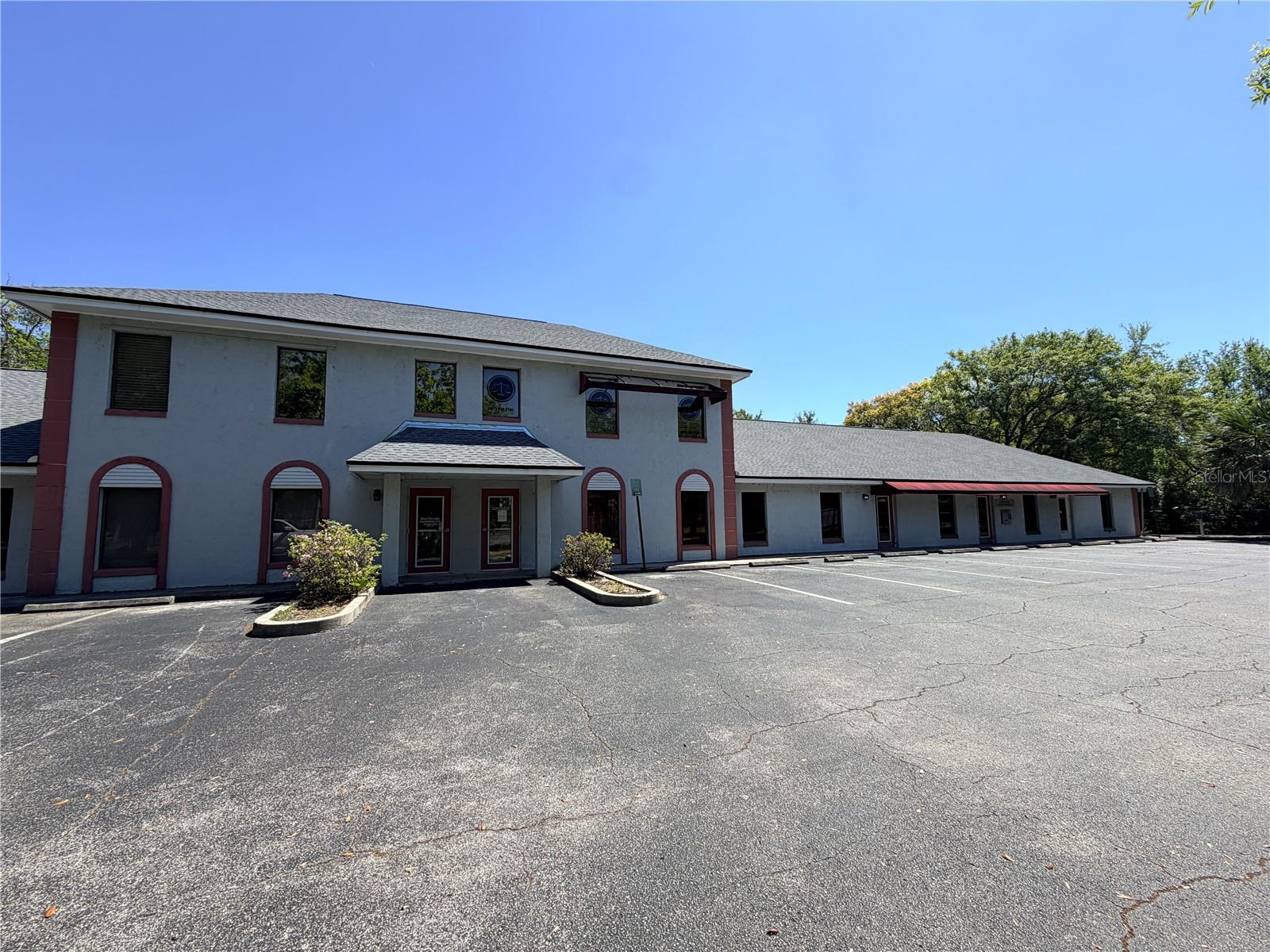 1400 W OAK CONDO - Commercial Lease