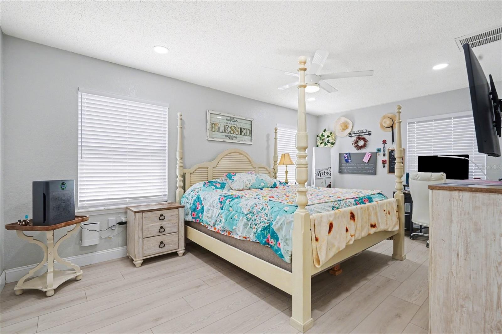 SPRING HILL UNIT 4 - Residential