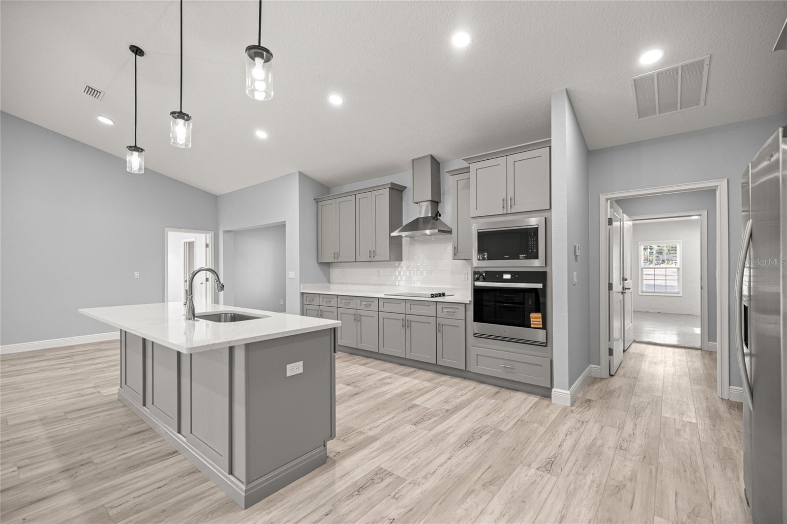 HUNTER'S RDG - Residential