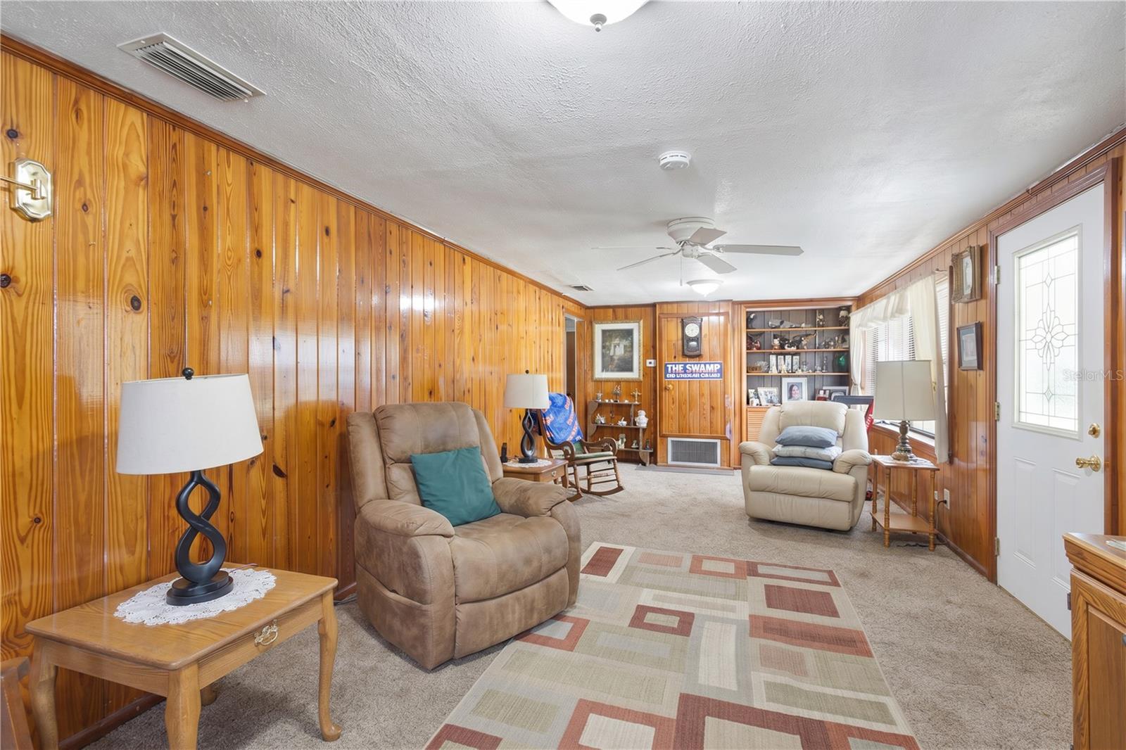 604 W MARKET ROAD