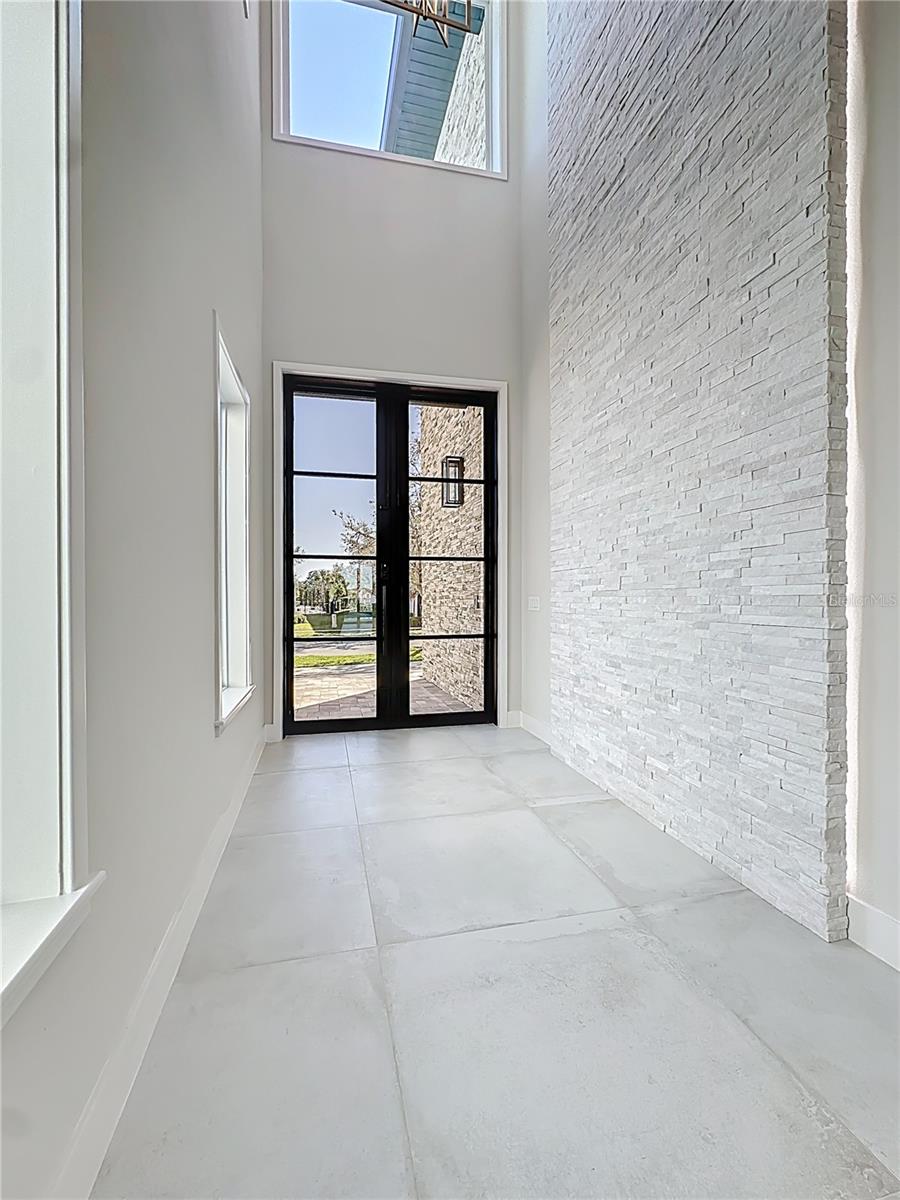 REUNION WEST - Residential