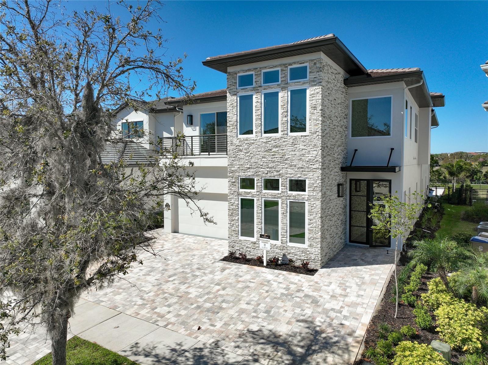 REUNION WEST - Residential