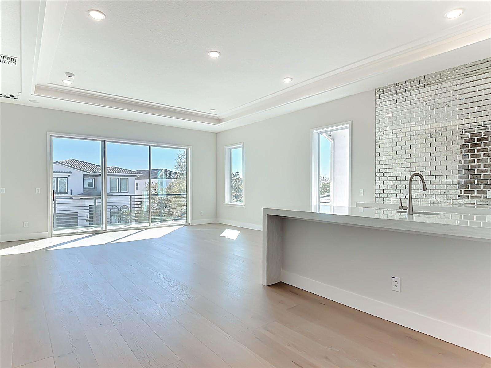 REUNION WEST - Residential