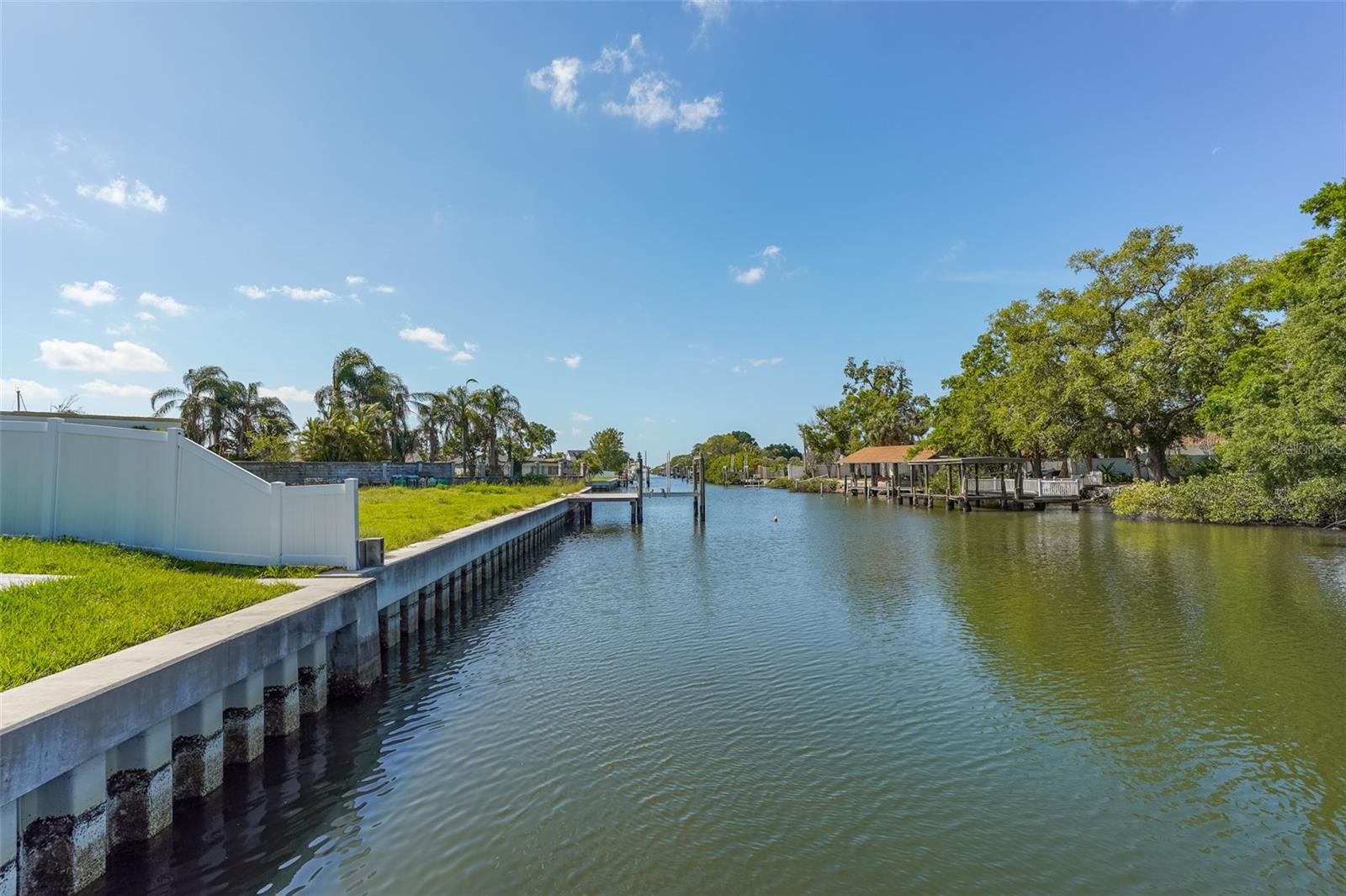 BAY CREST PARK UNIT 01 - Residential