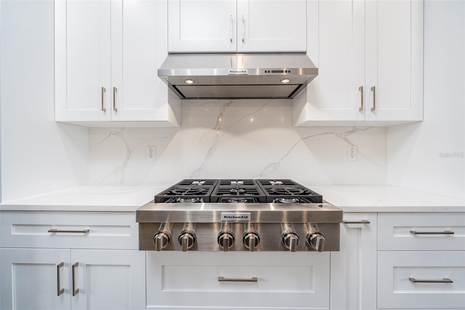 BAY CREST PARK UNIT 01 - Residential