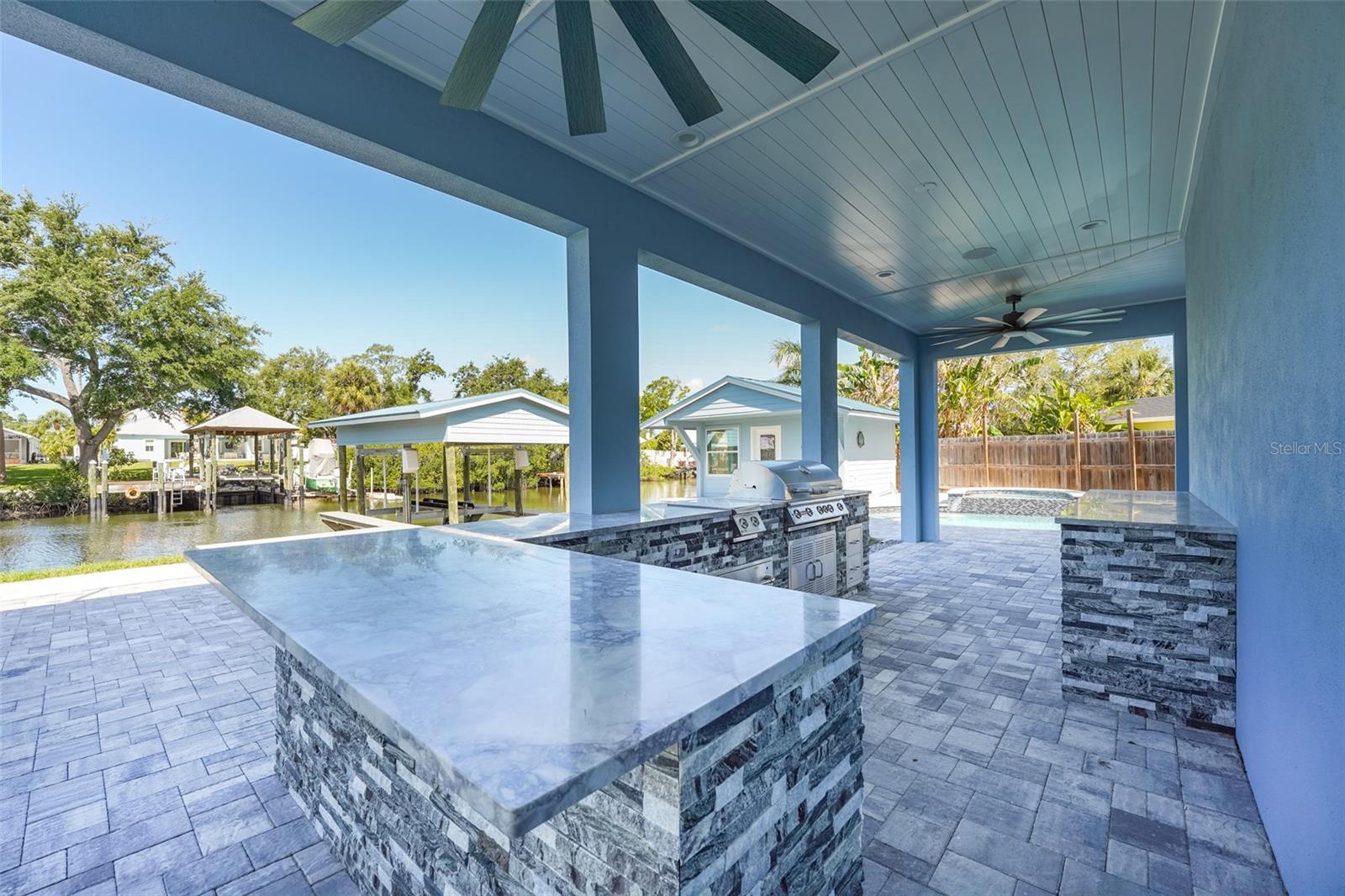 BAY CREST PARK UNIT 01 - Residential