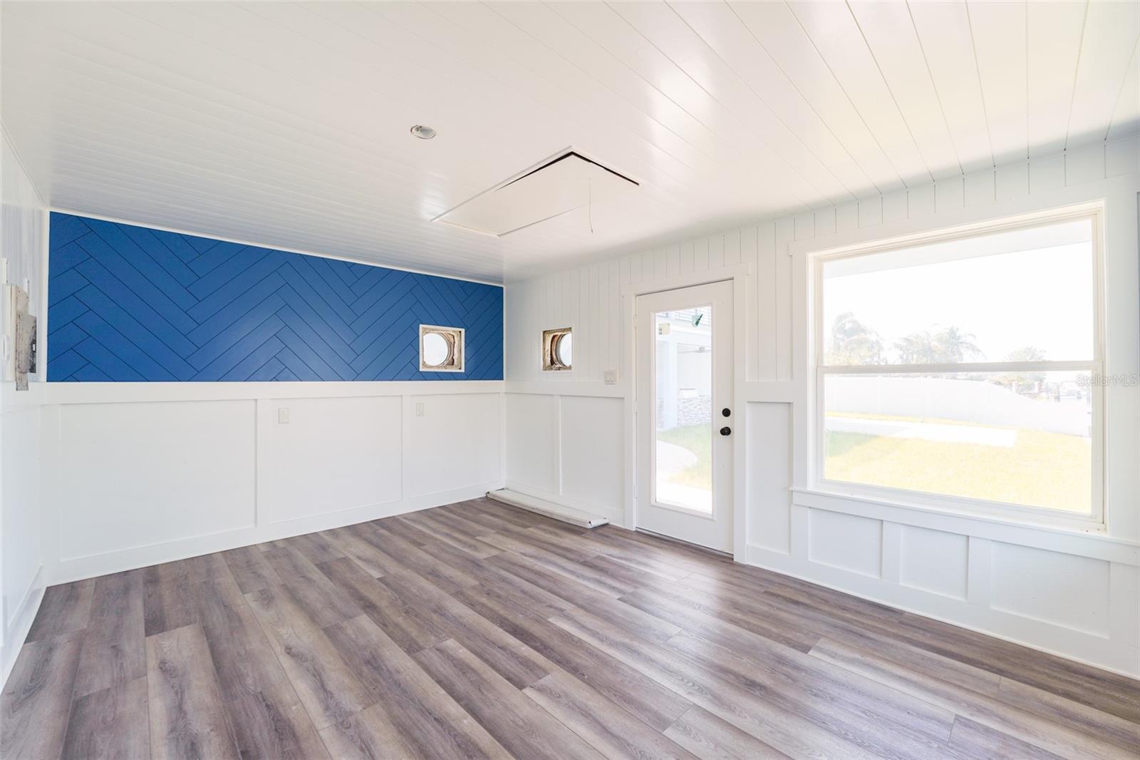 BAY CREST PARK UNIT 01 - Residential