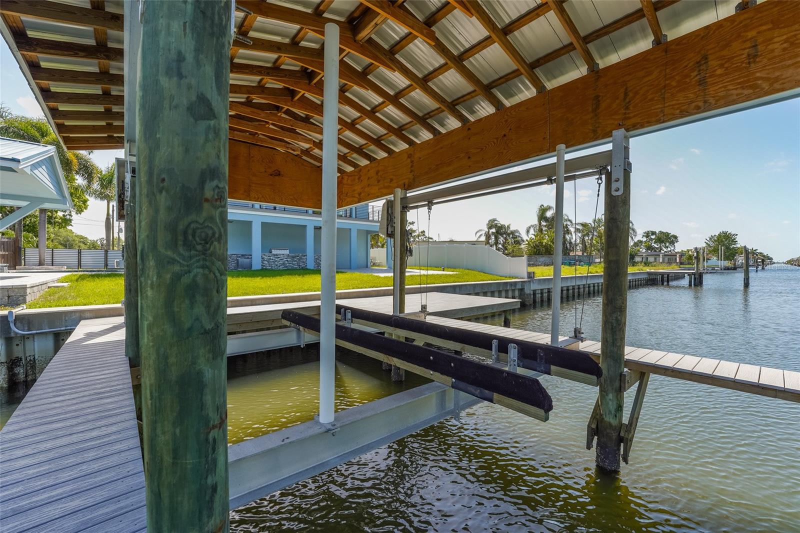 BAY CREST PARK UNIT 01 - Residential