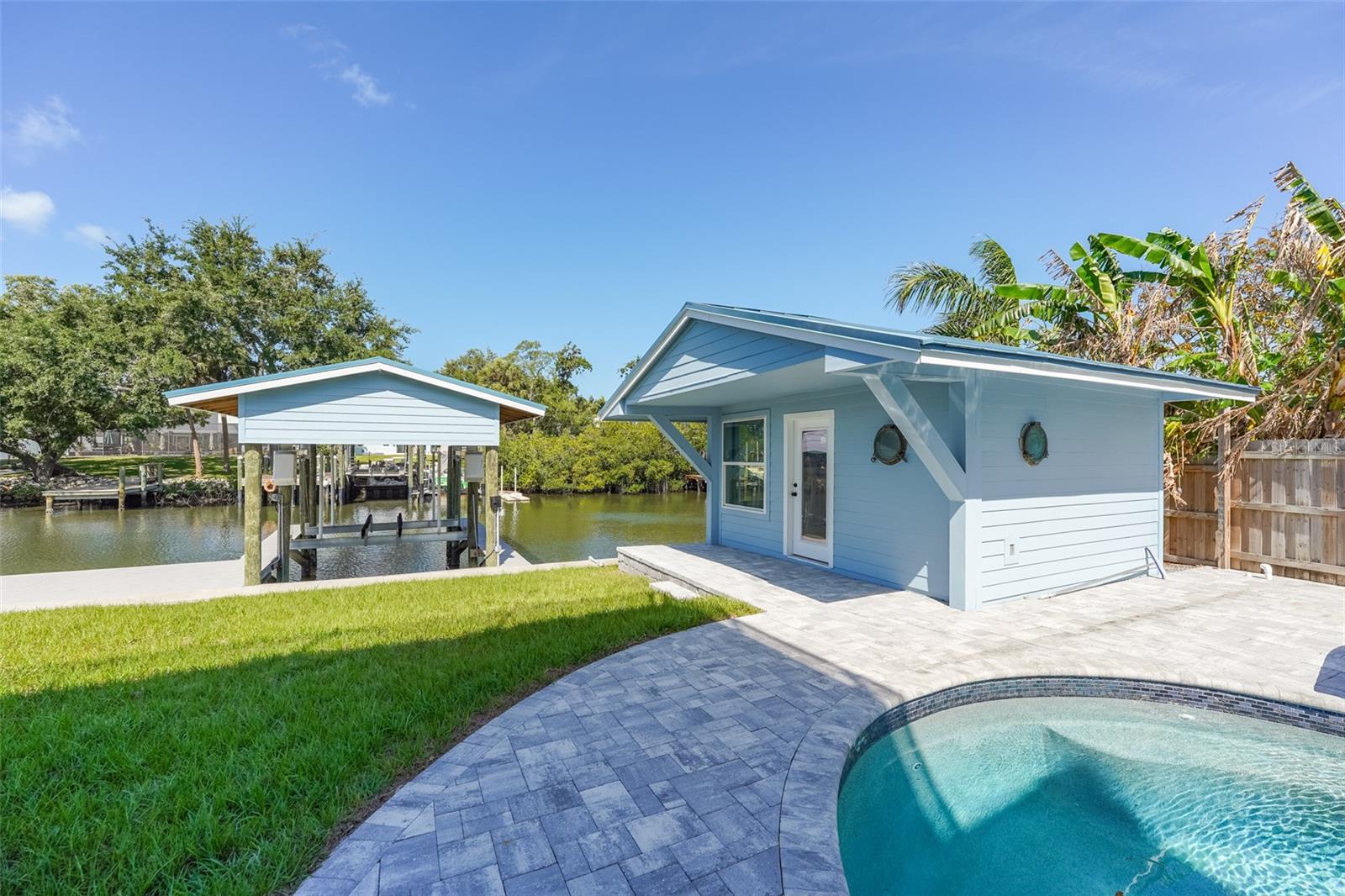 BAY CREST PARK UNIT 01 - Residential