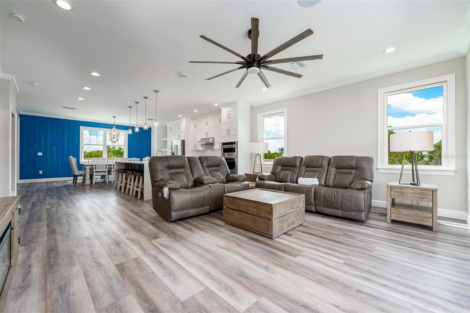 BAY CREST PARK UNIT 01 - Residential