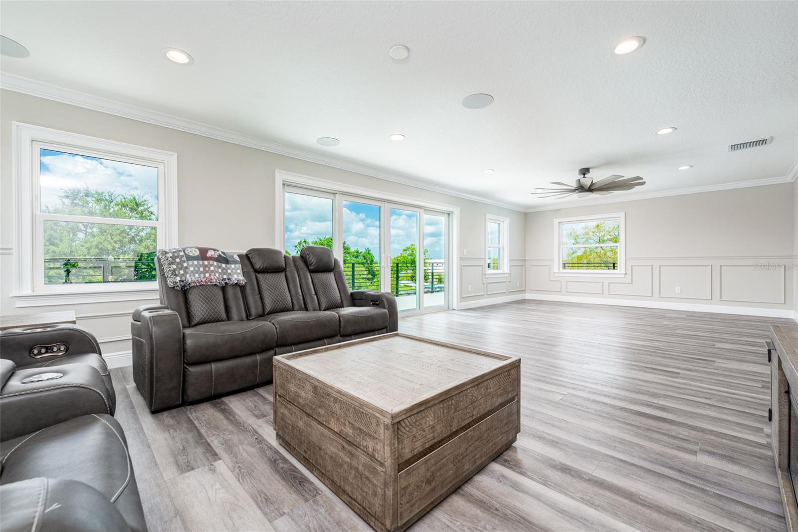 BAY CREST PARK UNIT 01 - Residential