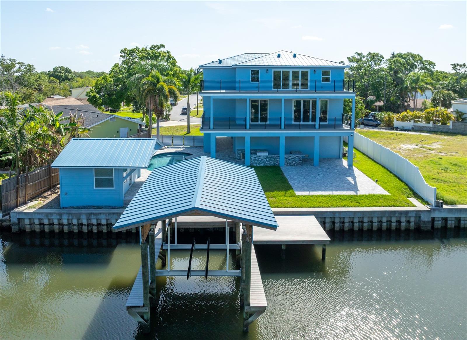 BAY CREST PARK UNIT 01 - Residential