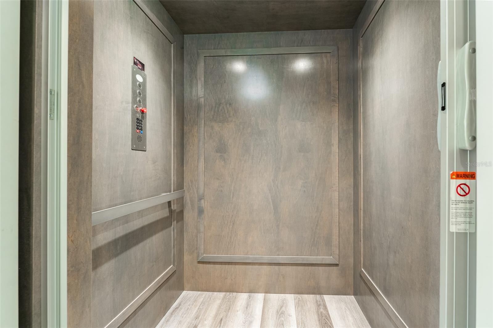 BAY CREST PARK UNIT 01 - Residential