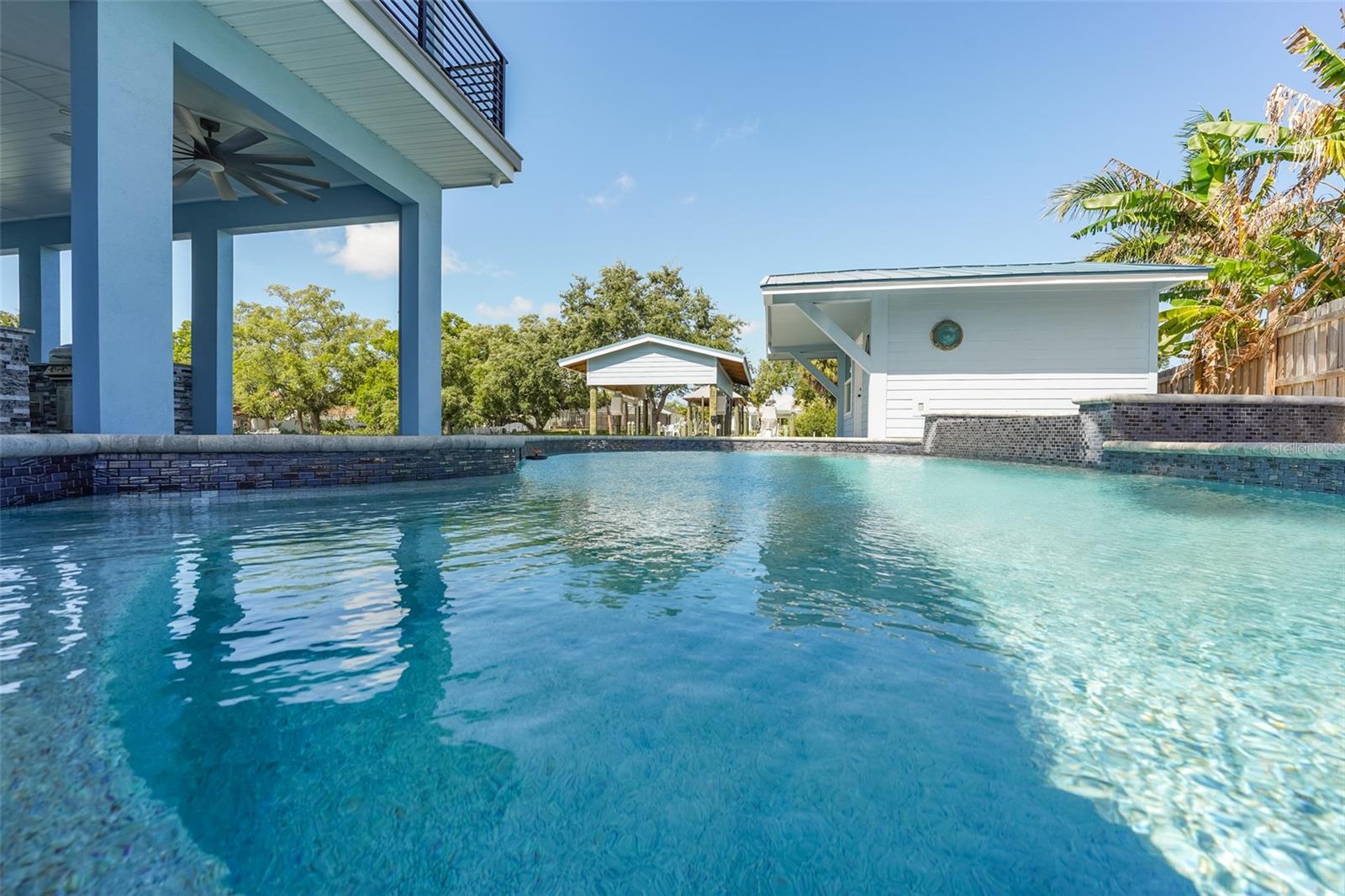 BAY CREST PARK UNIT 01 - Residential