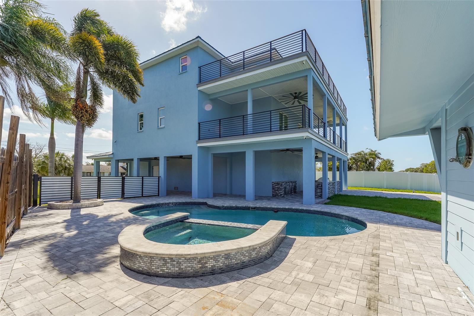 BAY CREST PARK UNIT 01 - Residential