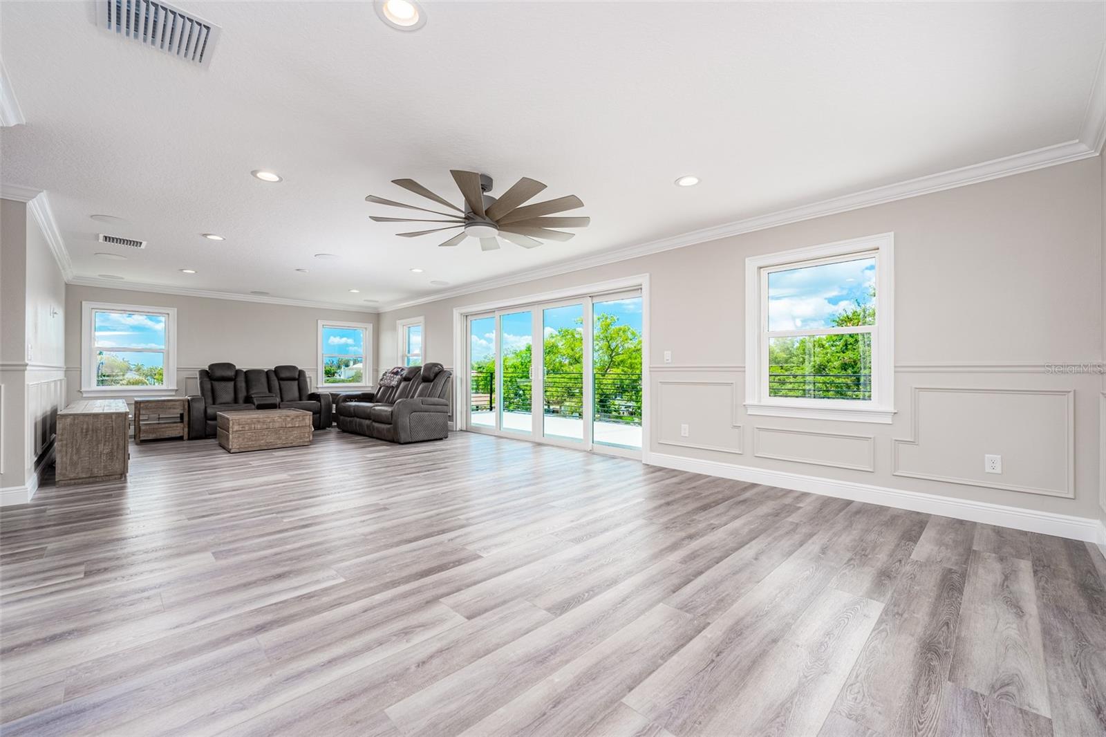 BAY CREST PARK UNIT 01 - Residential