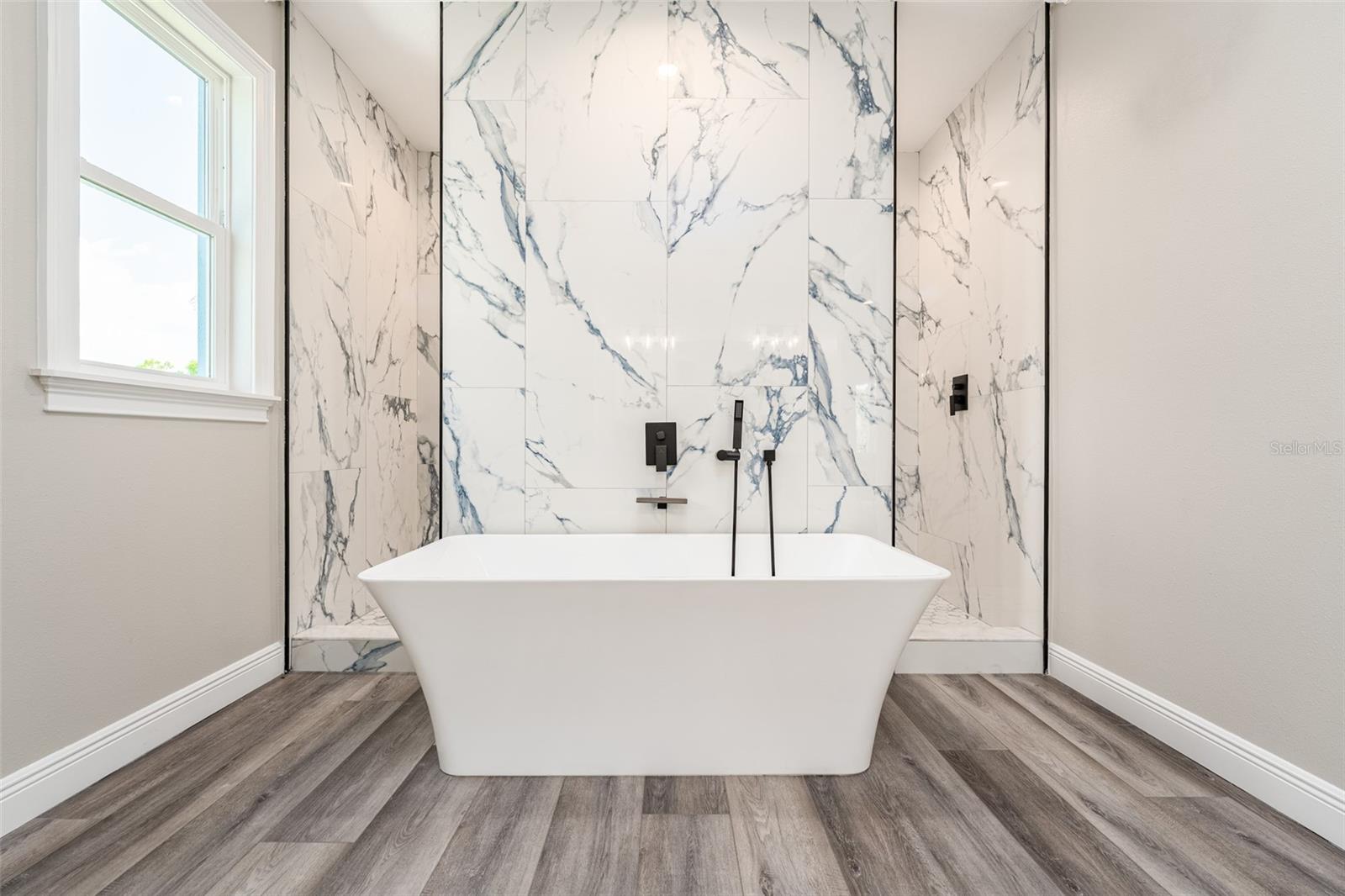 BAY CREST PARK UNIT 01 - Residential