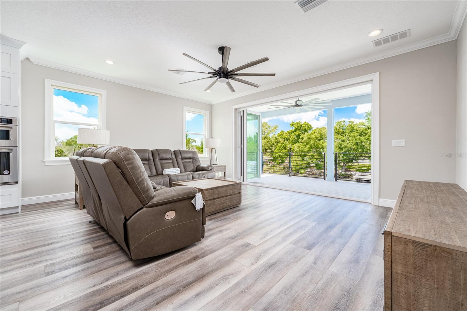 BAY CREST PARK UNIT 01 - Residential