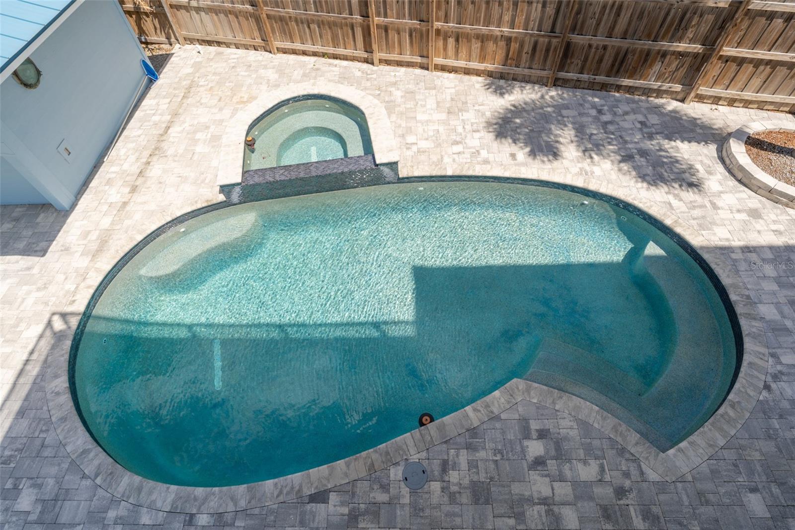 BAY CREST PARK UNIT 01 - Residential