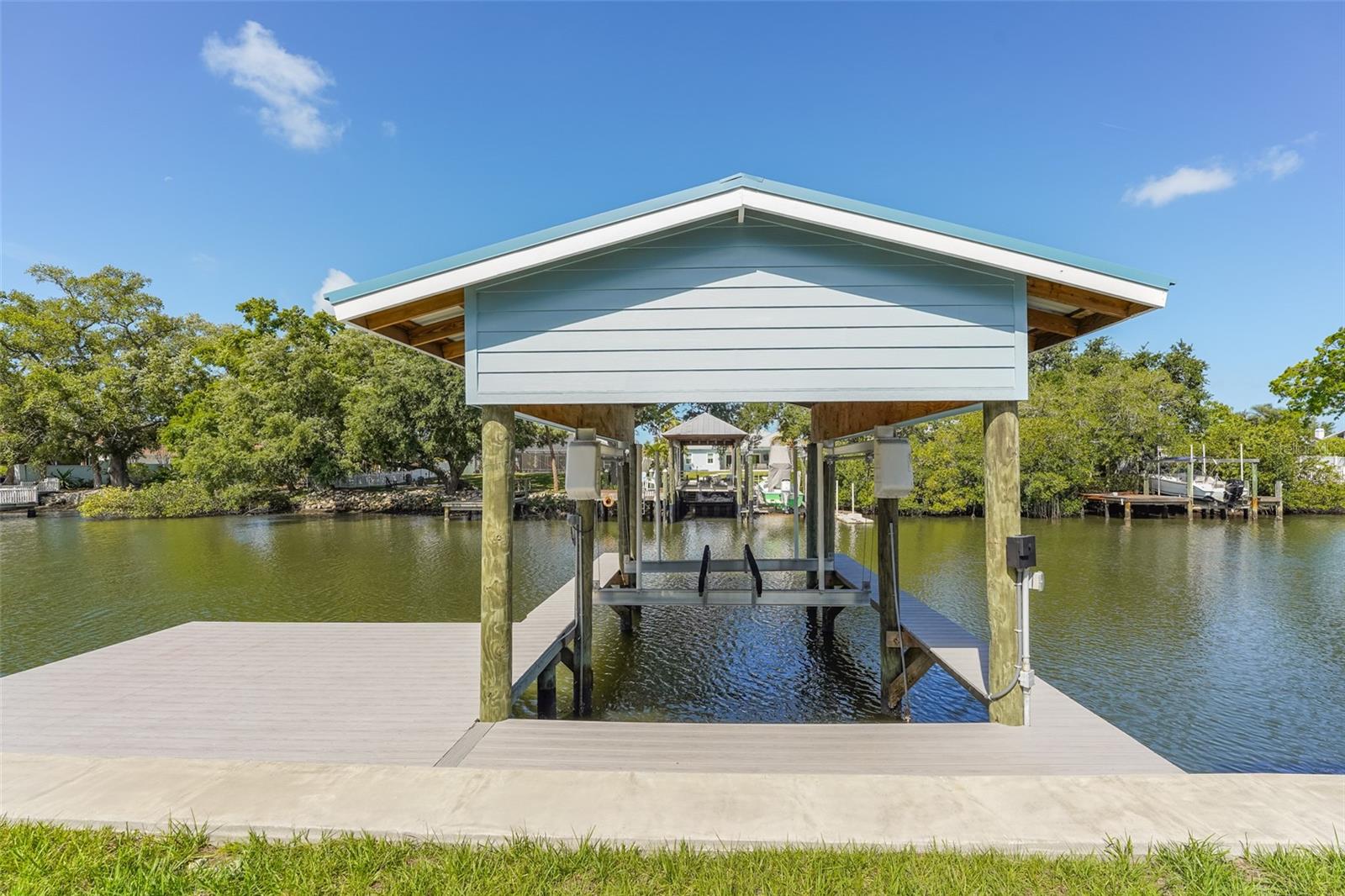 BAY CREST PARK UNIT 01 - Residential