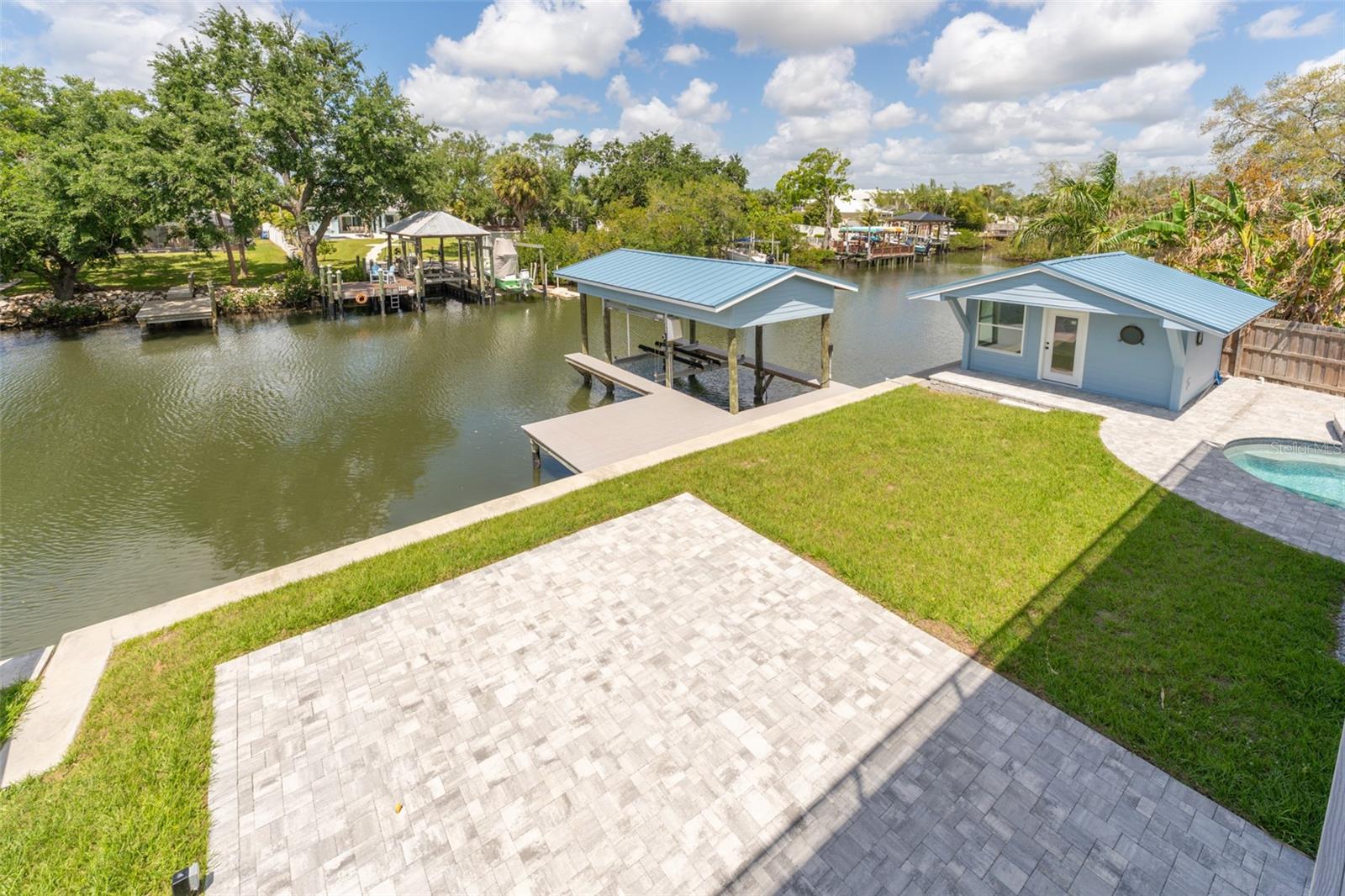 BAY CREST PARK UNIT 01 - Residential