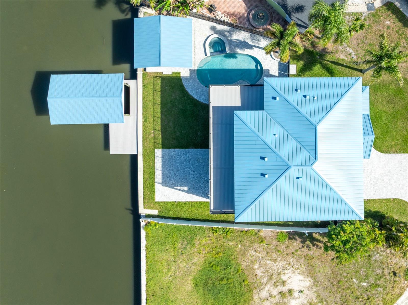 BAY CREST PARK UNIT 01 - Residential