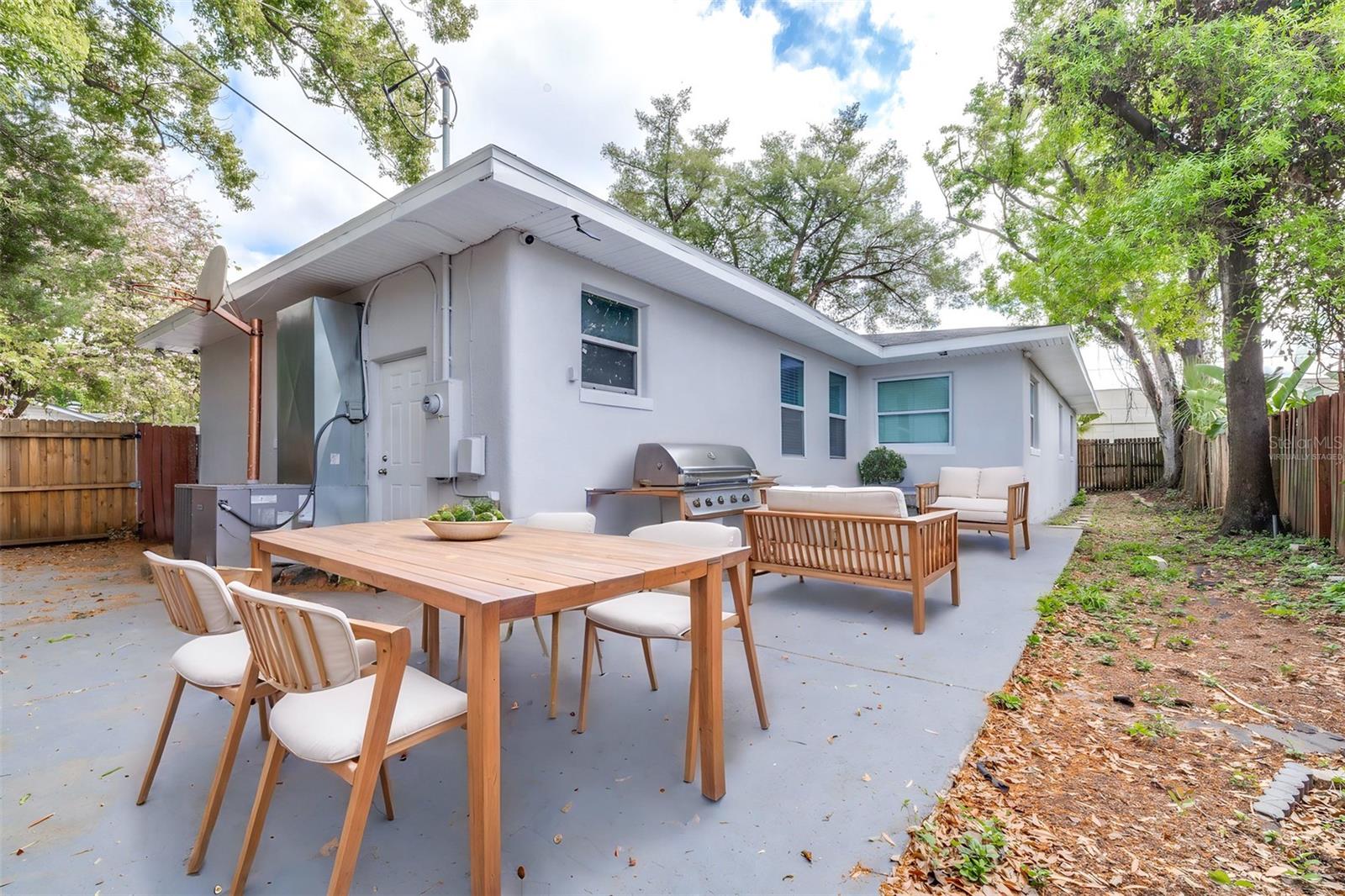 4116 N MARGUERITE STREET