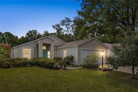 Photo of 4644 River Ridge Dr, Leesburg, FL 34748 (MLS # O6295026)