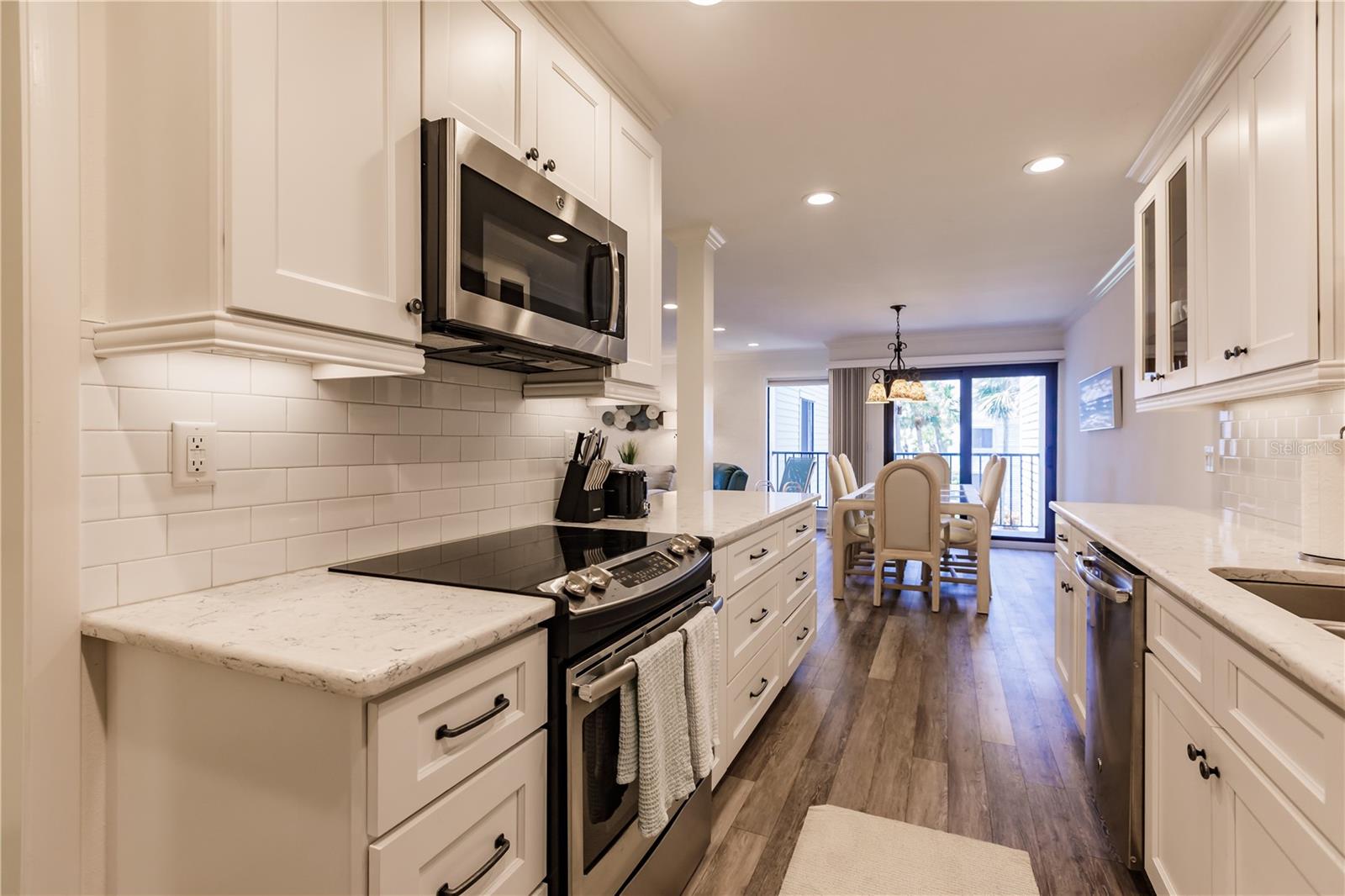 MACARTHUR BEACH - Residential