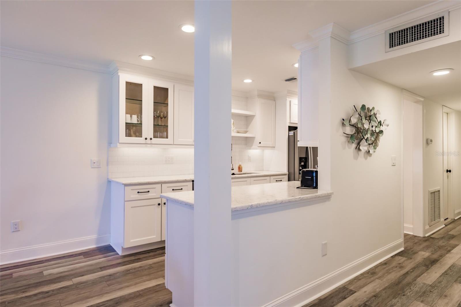 MACARTHUR BEACH - Residential