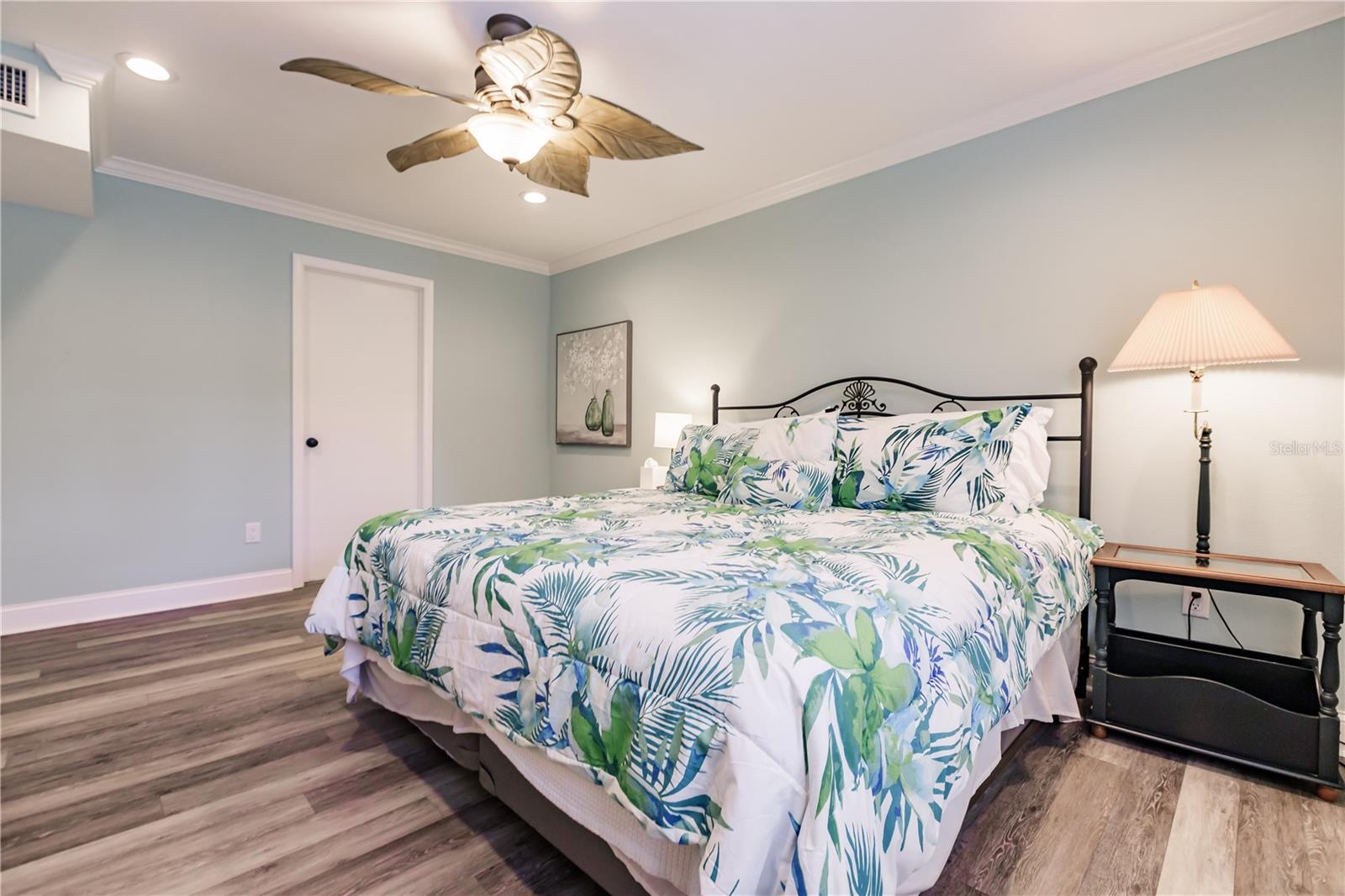 MACARTHUR BEACH - Residential