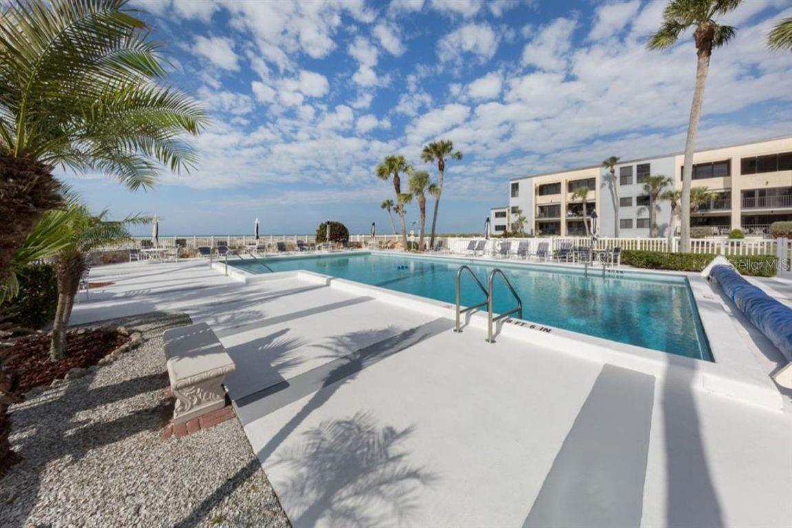 MACARTHUR BEACH - Residential