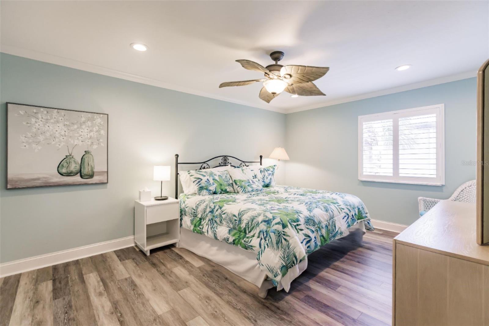 MACARTHUR BEACH - Residential