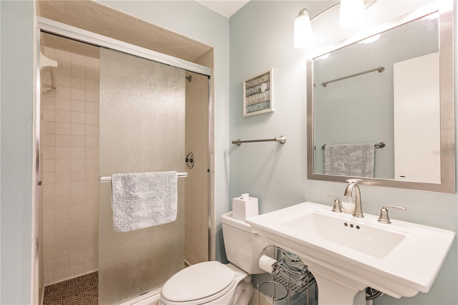 MACARTHUR BEACH - Residential