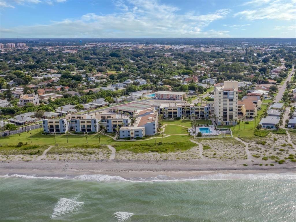 MACARTHUR BEACH - Residential