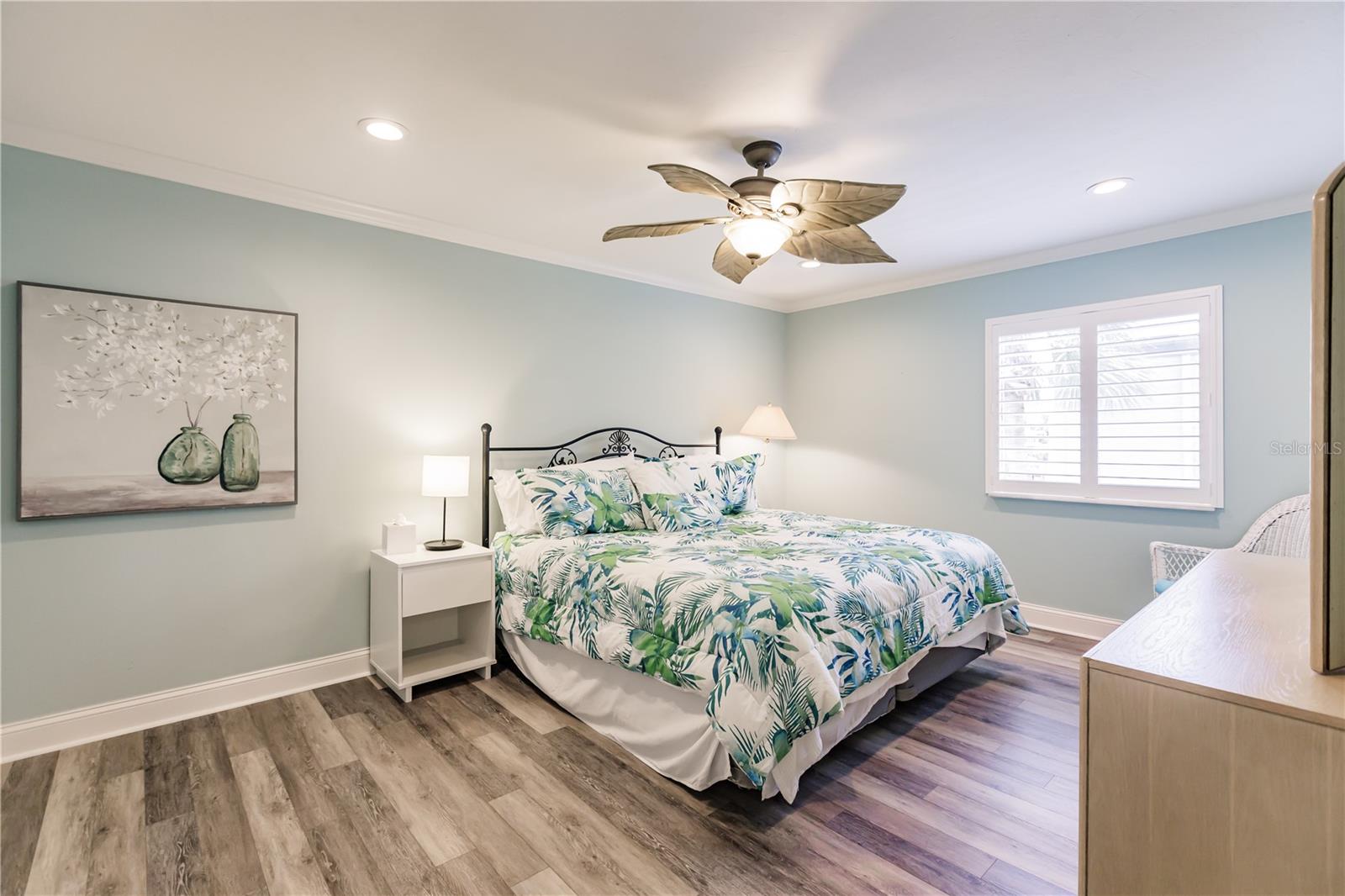 MACARTHUR BEACH - Residential