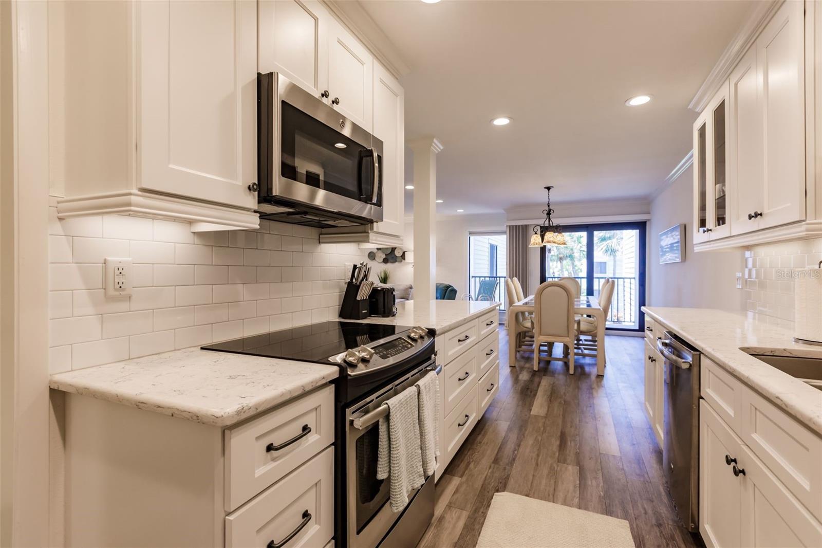 MACARTHUR BEACH - Residential