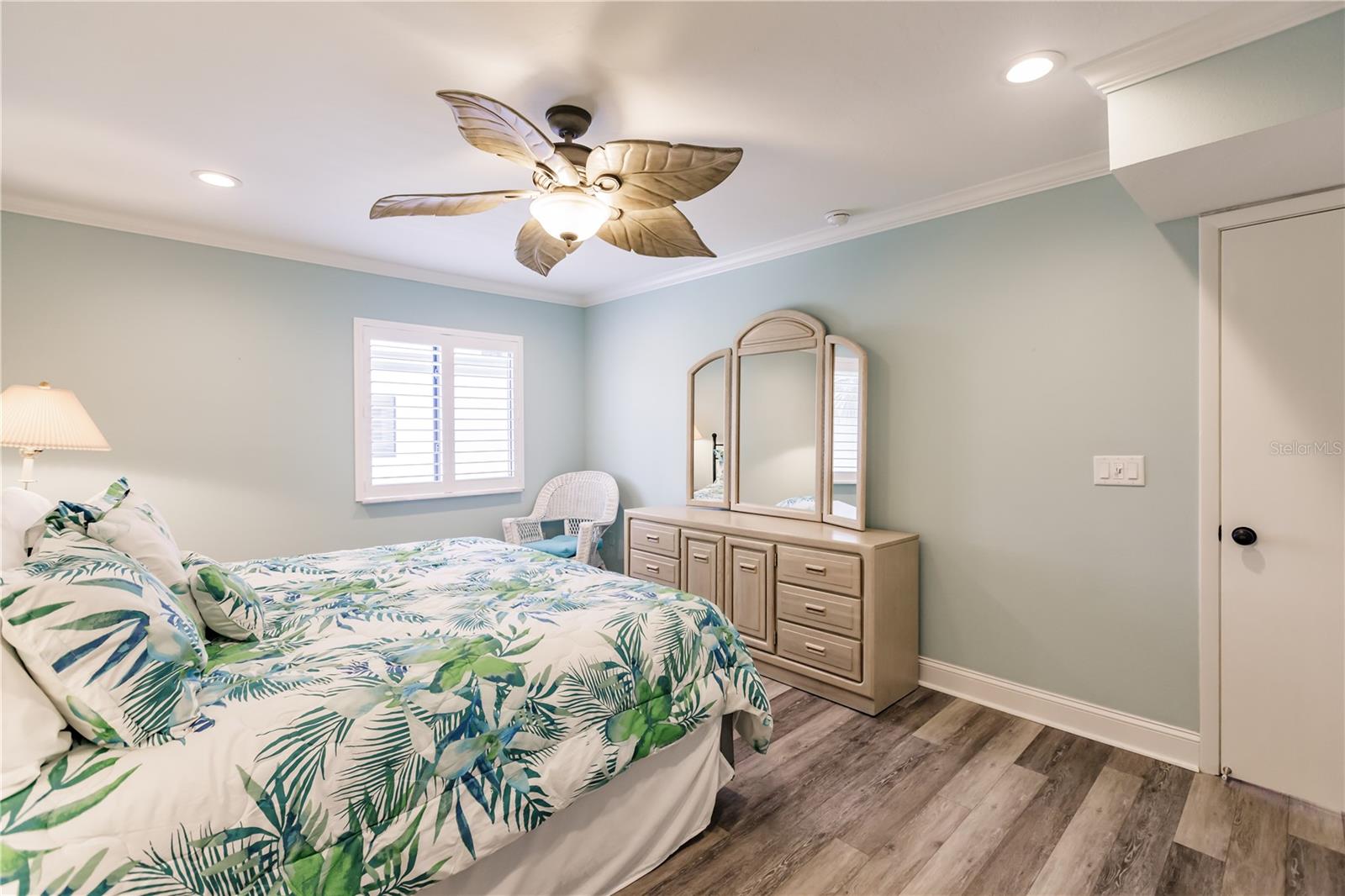 MACARTHUR BEACH - Residential