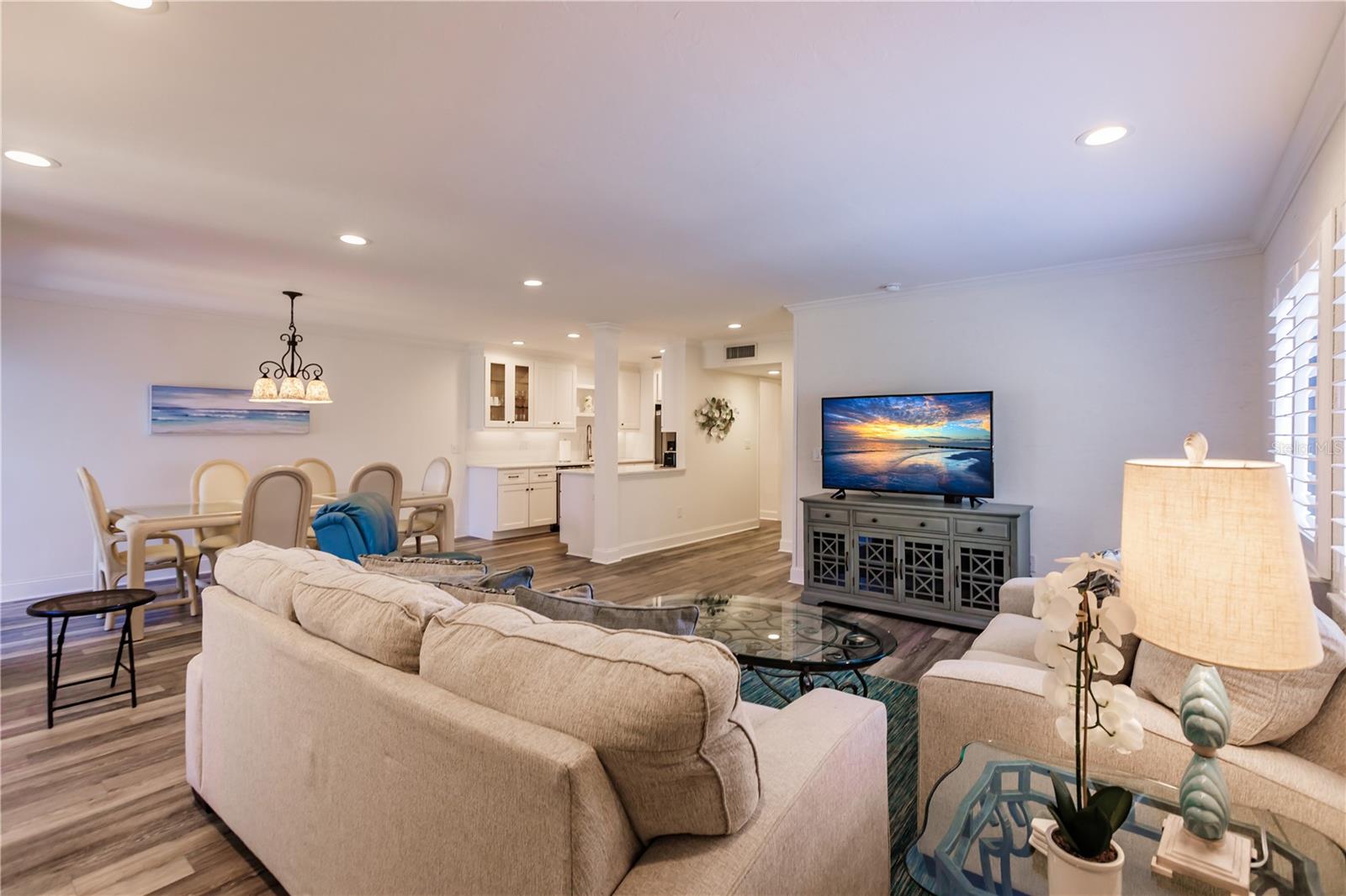 MACARTHUR BEACH - Residential