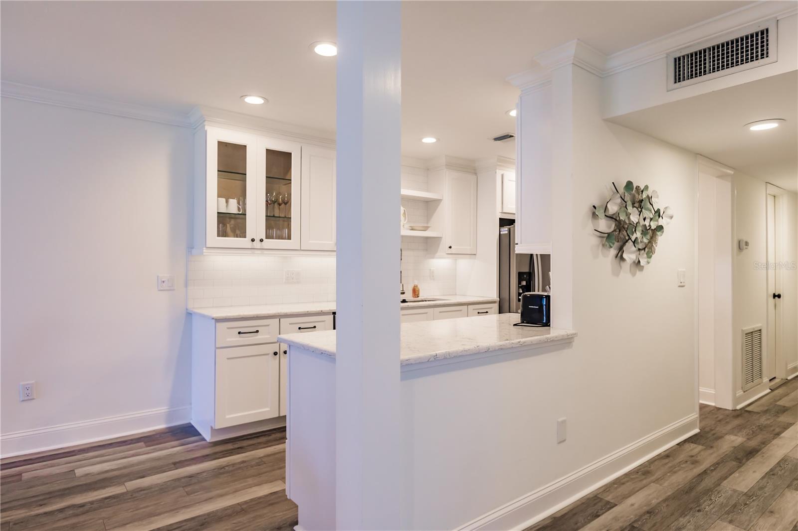 MACARTHUR BEACH - Residential