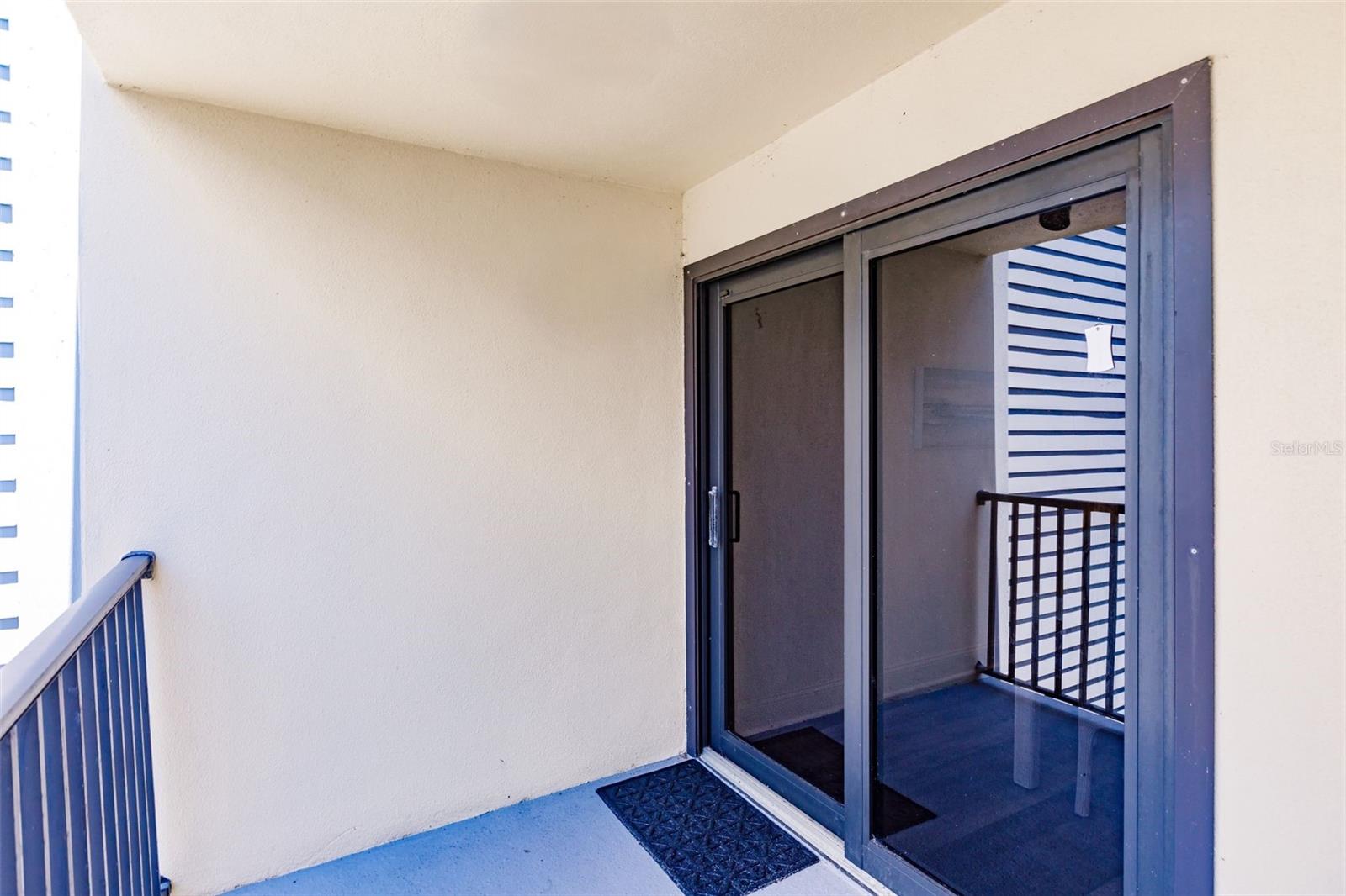 MACARTHUR BEACH - Residential