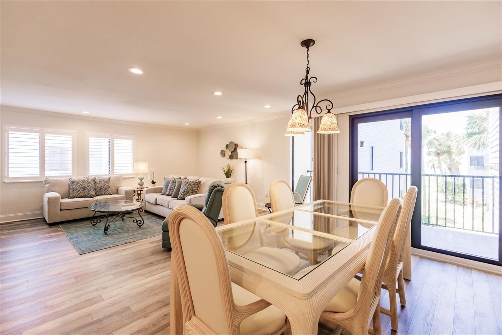 MACARTHUR BEACH - Residential