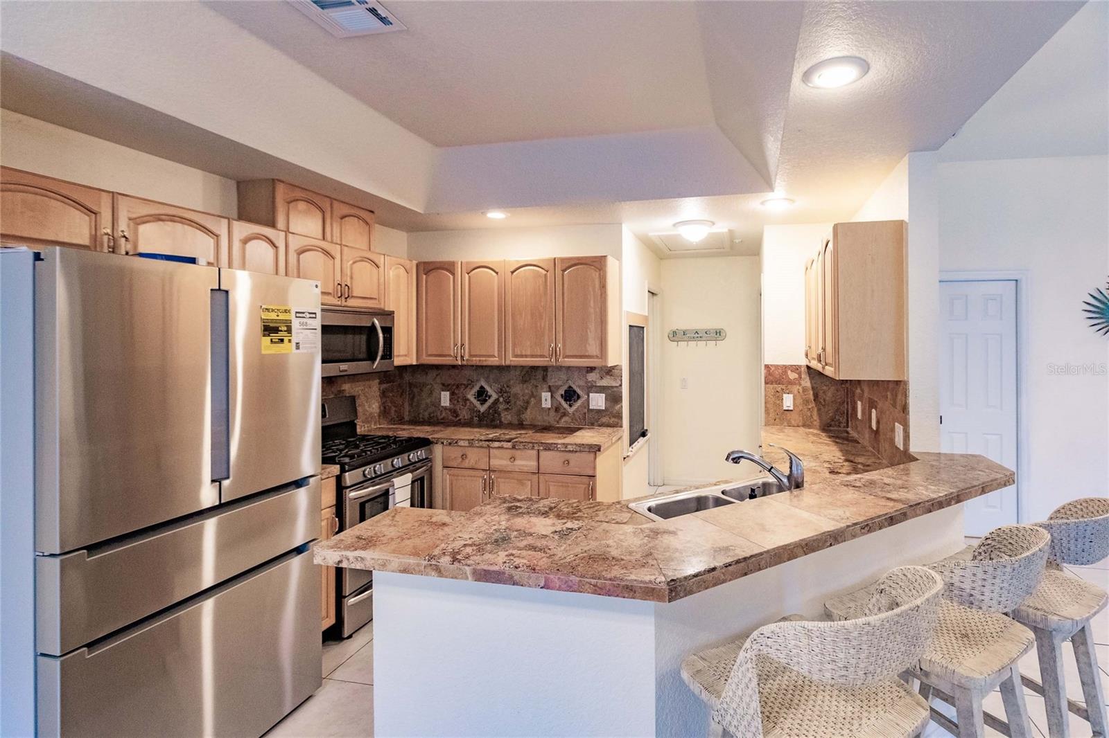 MACARTHUR BEACH - Residential