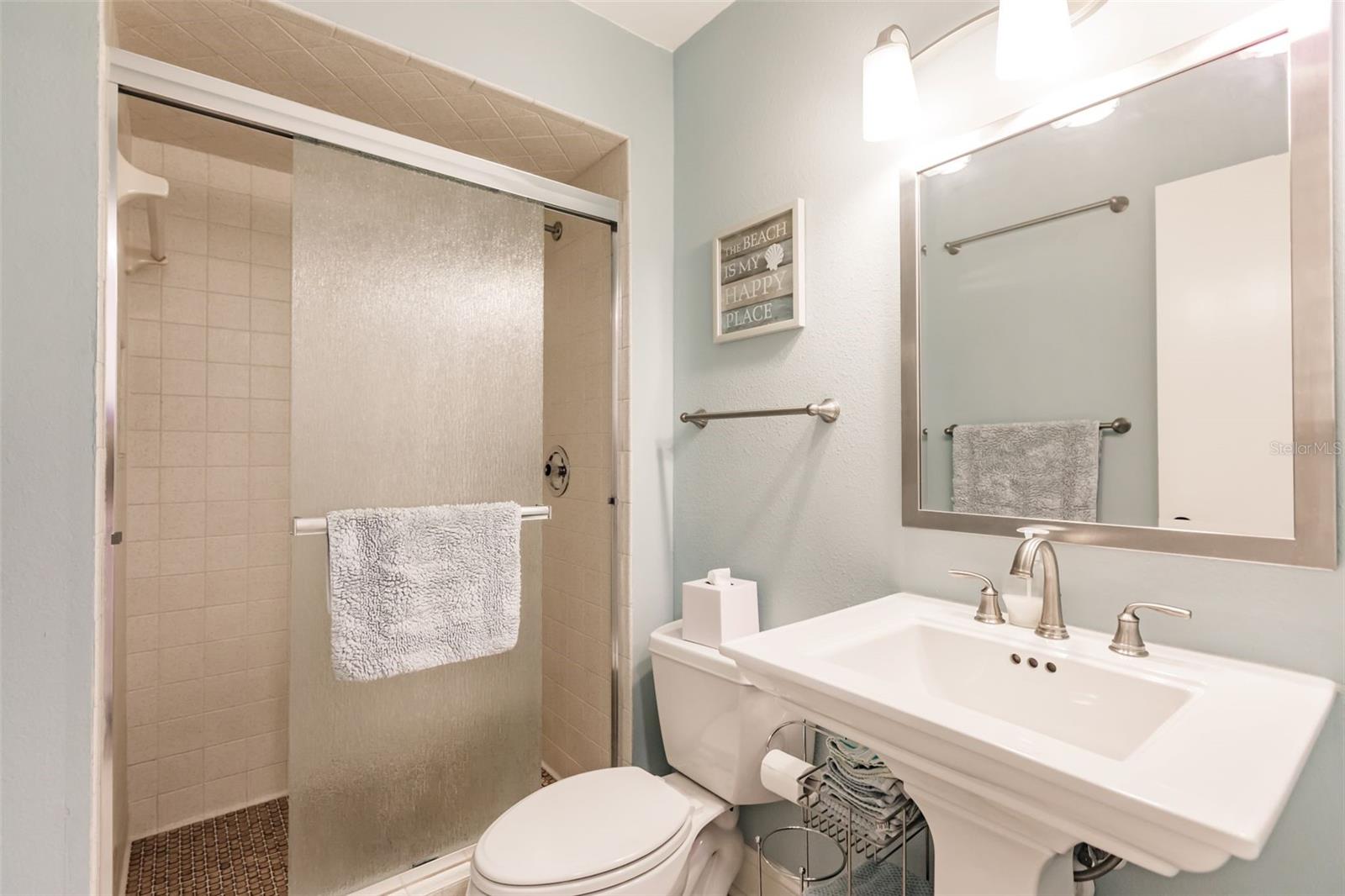 MACARTHUR BEACH - Residential